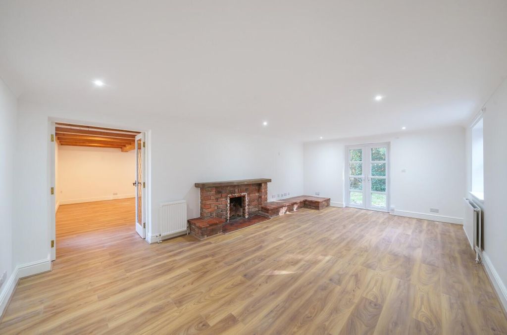 Additional image 2 of 4 bed property for saleTattershall Road, Kirkstead, Woodhall Spa LN10