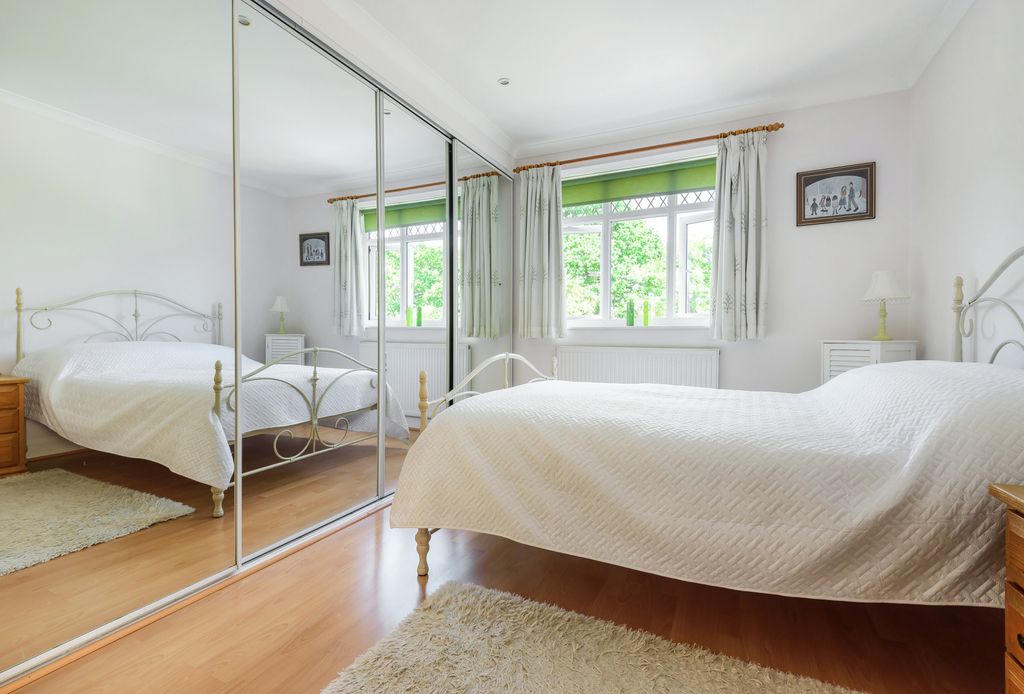 Additional image 12 of 3 bed semi-detached house for saleForest Side, Worcester Park KT4