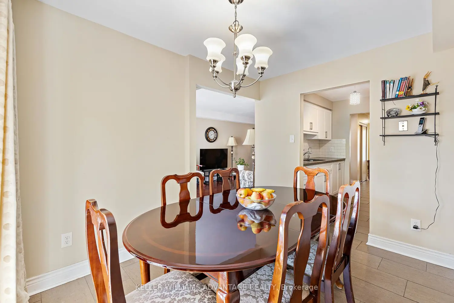 Additional image 9 of 1051 Sandhurst Circle 17