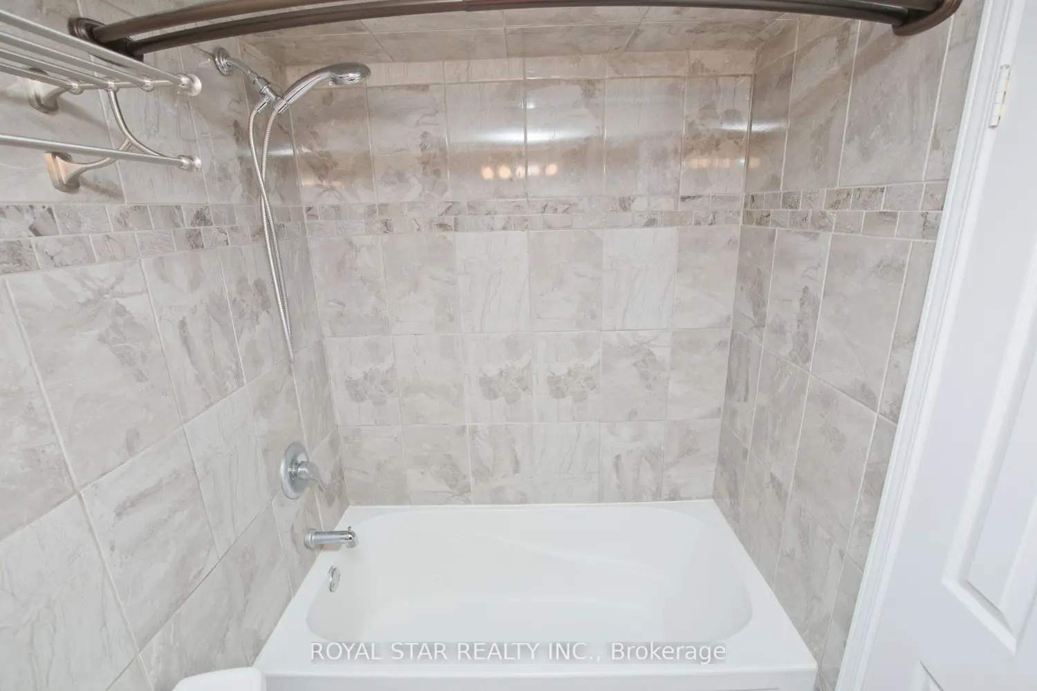 Additional image 13 of 1535 Lakeshore Road 1607