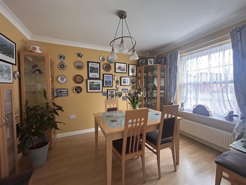 Additional image 7 of 4 bed detached house for saleHine Close, Gillingham SP8