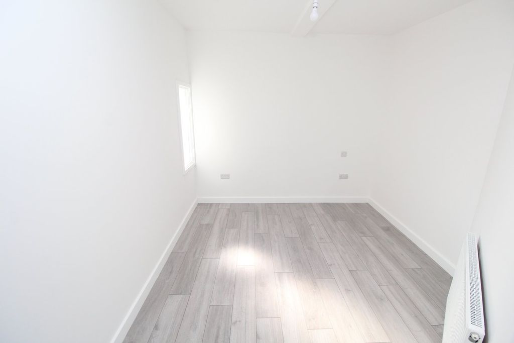 Additional image 9 of 3 bed flat for saleThe Cross, Enderby, Leicester LE19