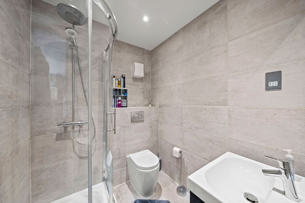 Additional image 10 of 2 bed maisonette for saleRoland Way, Worcester Park KT4
