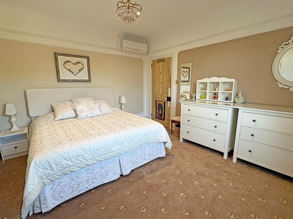 Additional image 39 of 4 bed property for saleClifford Grove, Ashford TW15