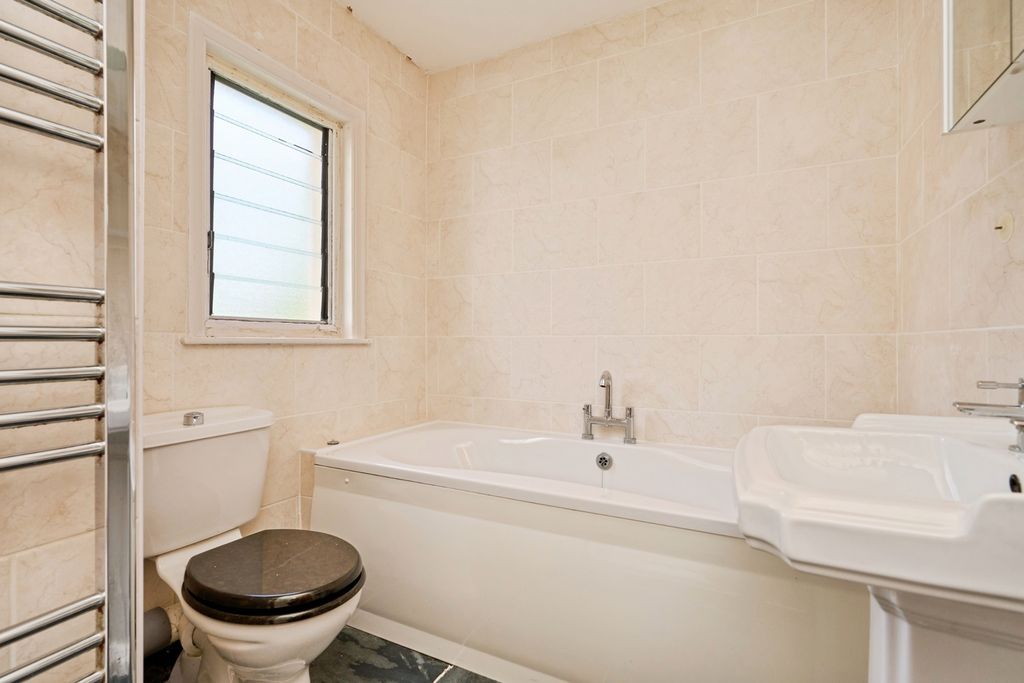 Additional image 17 of 6 bed semi-detached house for saleCastle Road, Newport, Isle Of Wight PO30