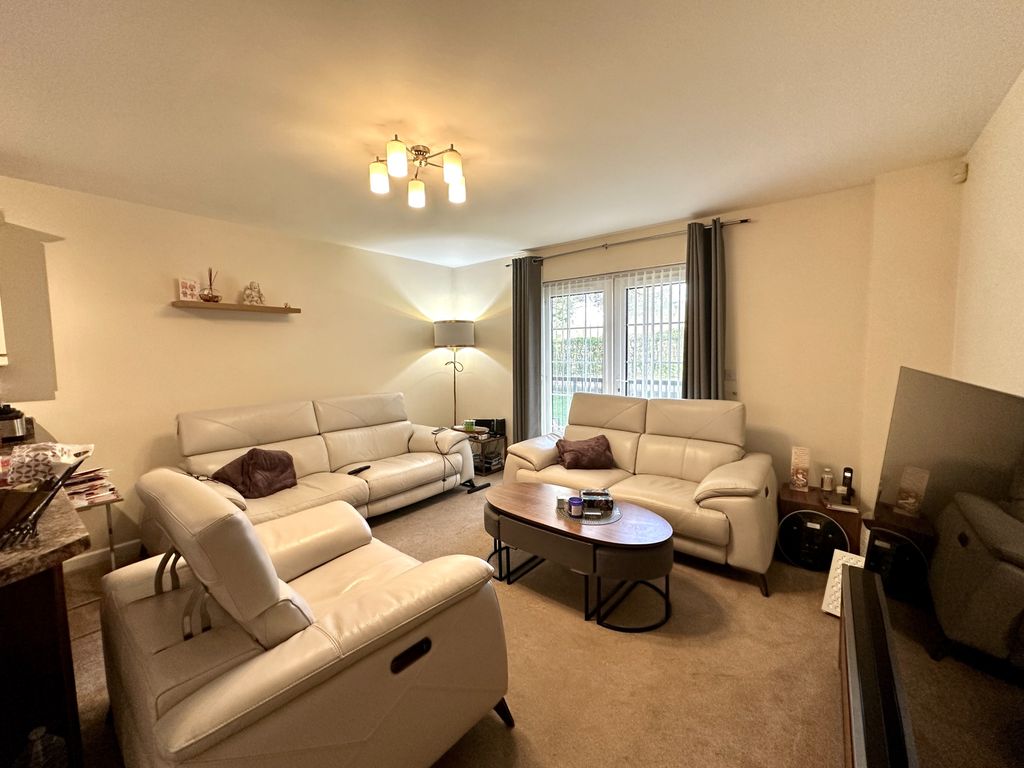 Additional image 3 of 2 bed flat for saleCastlecroft Road, Castlecroft, Wolverhampton WV3