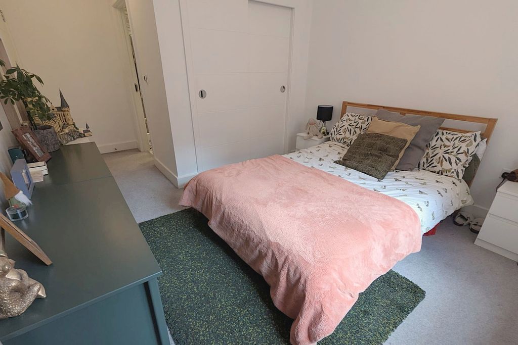 Additional image 5 of 2 bed flat for saleApartment 22, Austin Court, 2 Mill Street, Diglis, Worcester. WR1