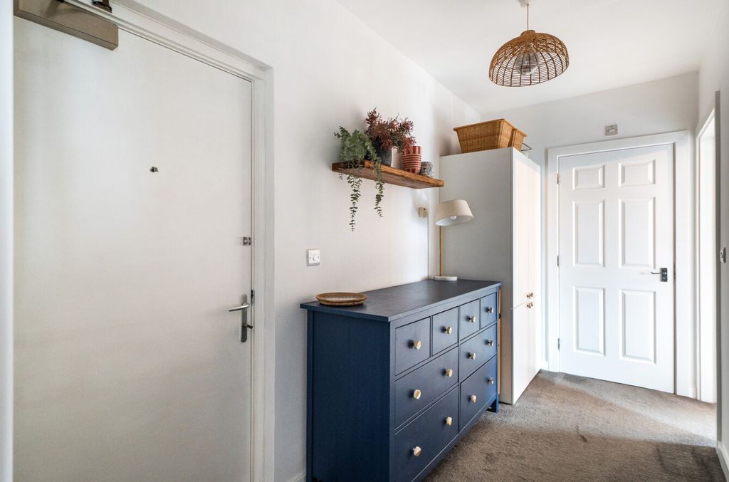 Additional image 9 of 1 bed flat for saleGreensted Court, Godstone Road, Whyteleafe CR3
