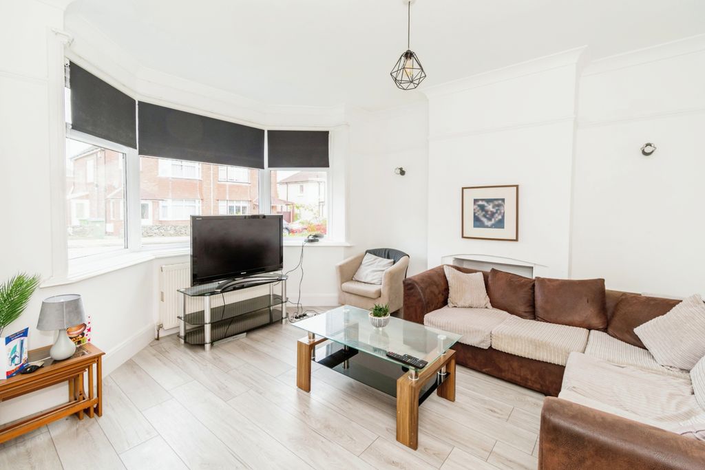 Additional image 3 of 3 bed semi-detached house for saleBlenheim Gardens, Southampton, Hampshire SO17