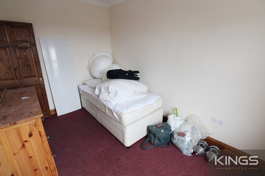 1 bed flat for saleThe Triangle, Cobden Avenue, Bitterne SO18 photo 3