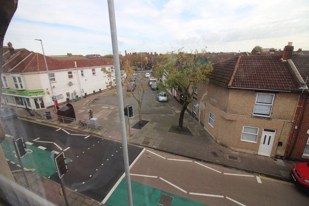 Additional image 7 of 2 bed flat for saleTwyford Avenue, Portsmouth PO2