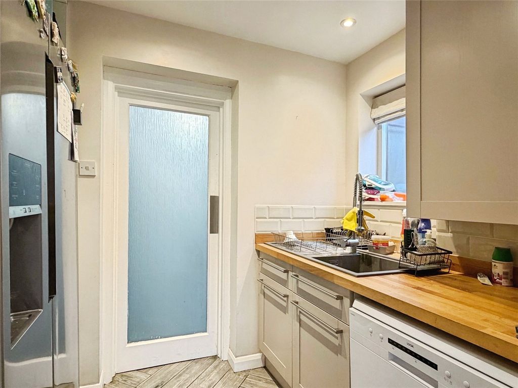 Additional image 19 of 5 bed detached house for saleColeridge Avenue, Yateley, Hampshire GU46