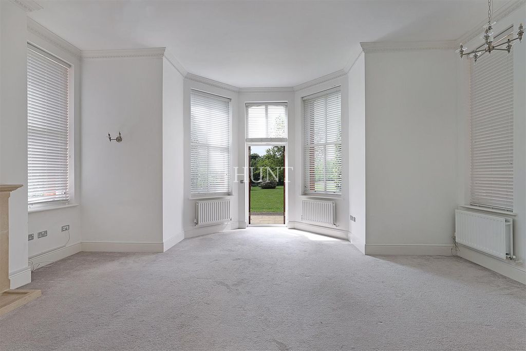Additional image 6 of 4 bed flat for saleDevonshire House, Repton Park, Woodford Green IG8