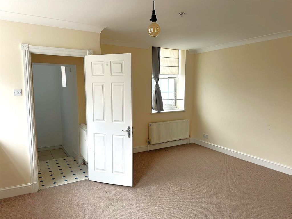 Additional image 12 of 3 bed flat for saleRockingham Road, Cottingham LE16