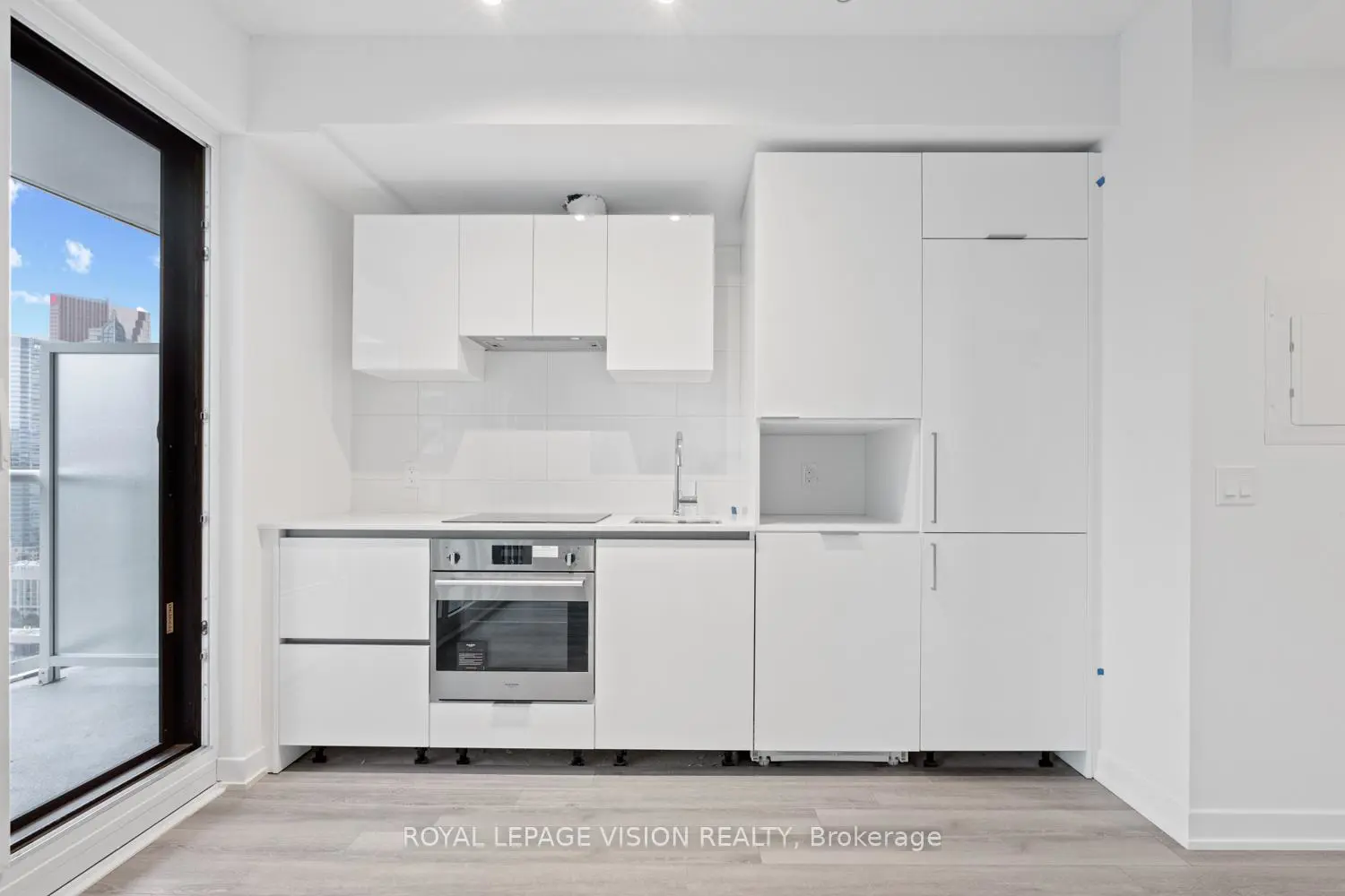 Additional image 2 of 230 Simcoe Street 3113