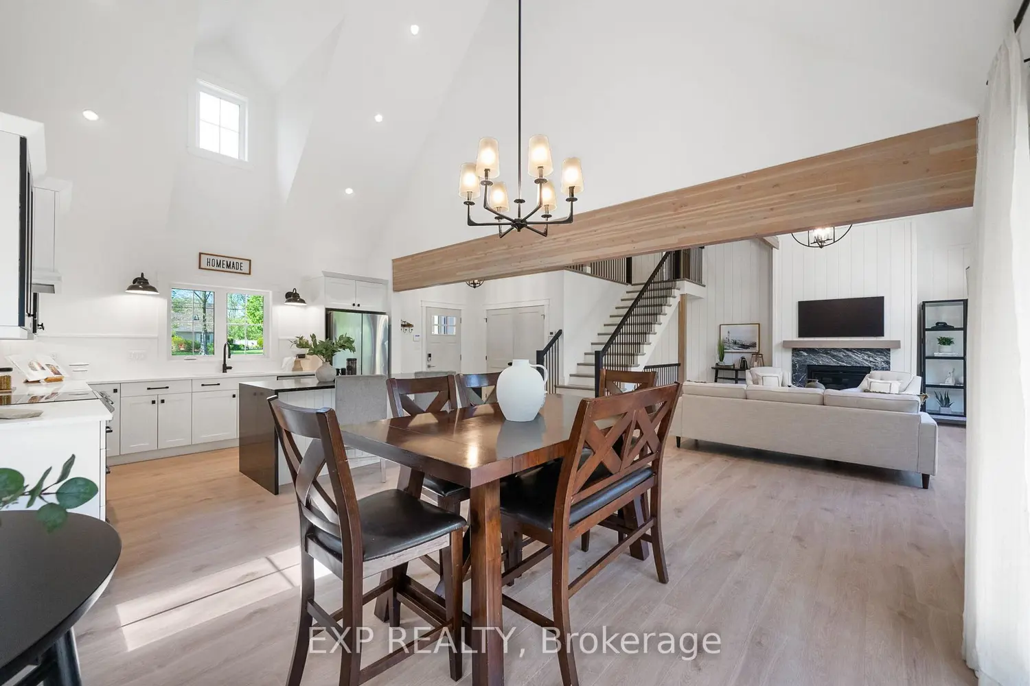 Additional image 8 of 1499 Lakeside Drive