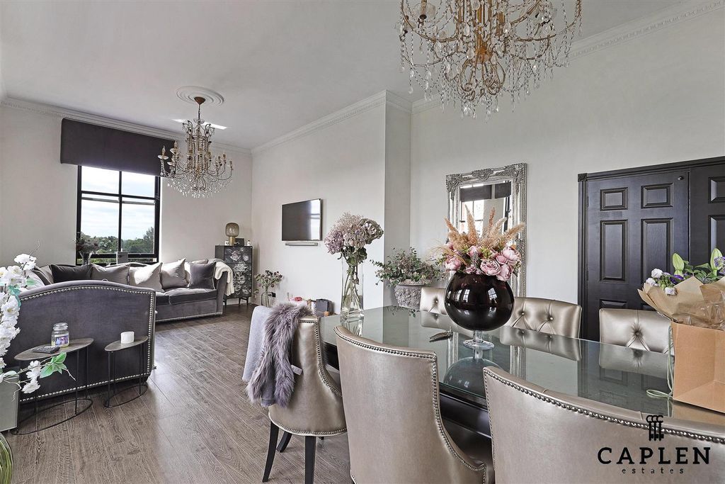 Additional image 6 of 2 bed flat for saleBrandesbury Square, Woodford Green IG8