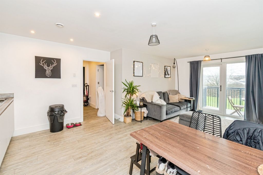 Additional image 2 of 2 bed flat for saleMeridian Way, Southampton SO14