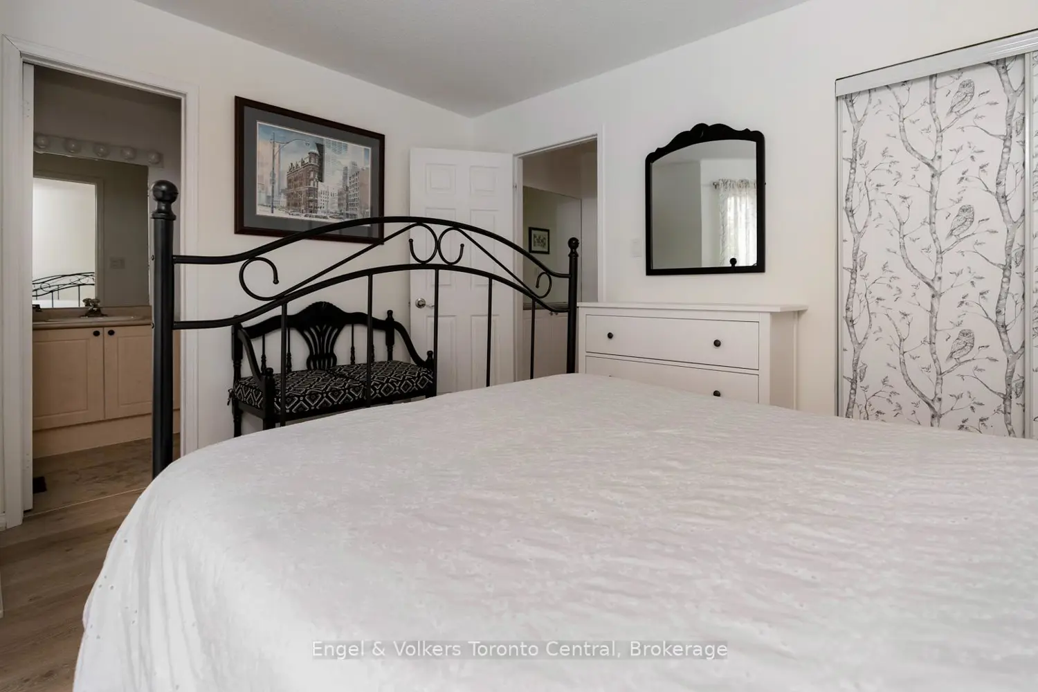 11 Sundial Court 11