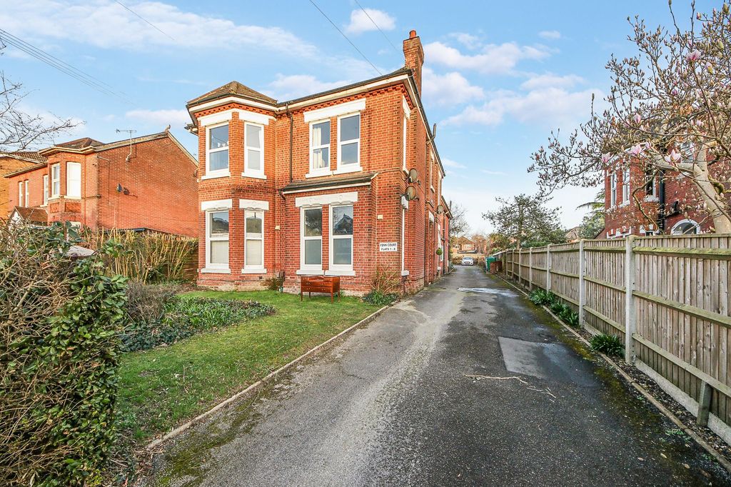 Additional image 2 of 1 bed flat for sale48 Cobbett Road, Bitterne Park SO18