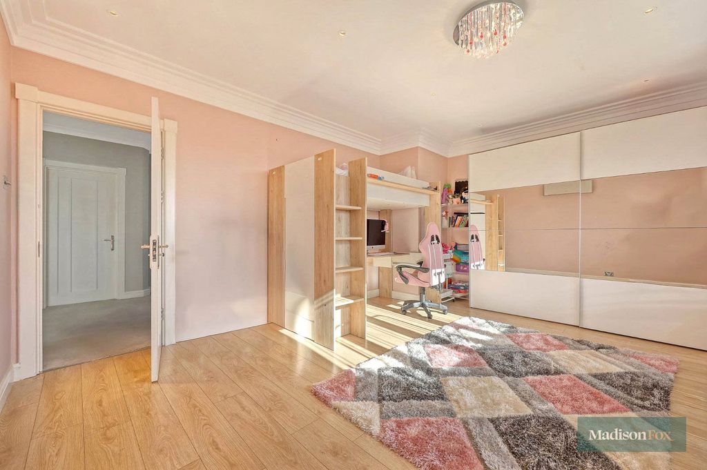 Additional image 31 of 5 bed detached house for saleThe Dell, Woodford Green IG8