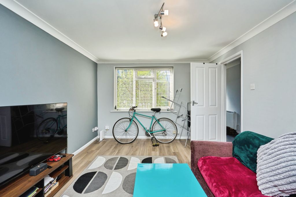 Additional image 4 of 1 bed maisonette for saleSylvan Drive, Newport, Isle Of Wight PO30