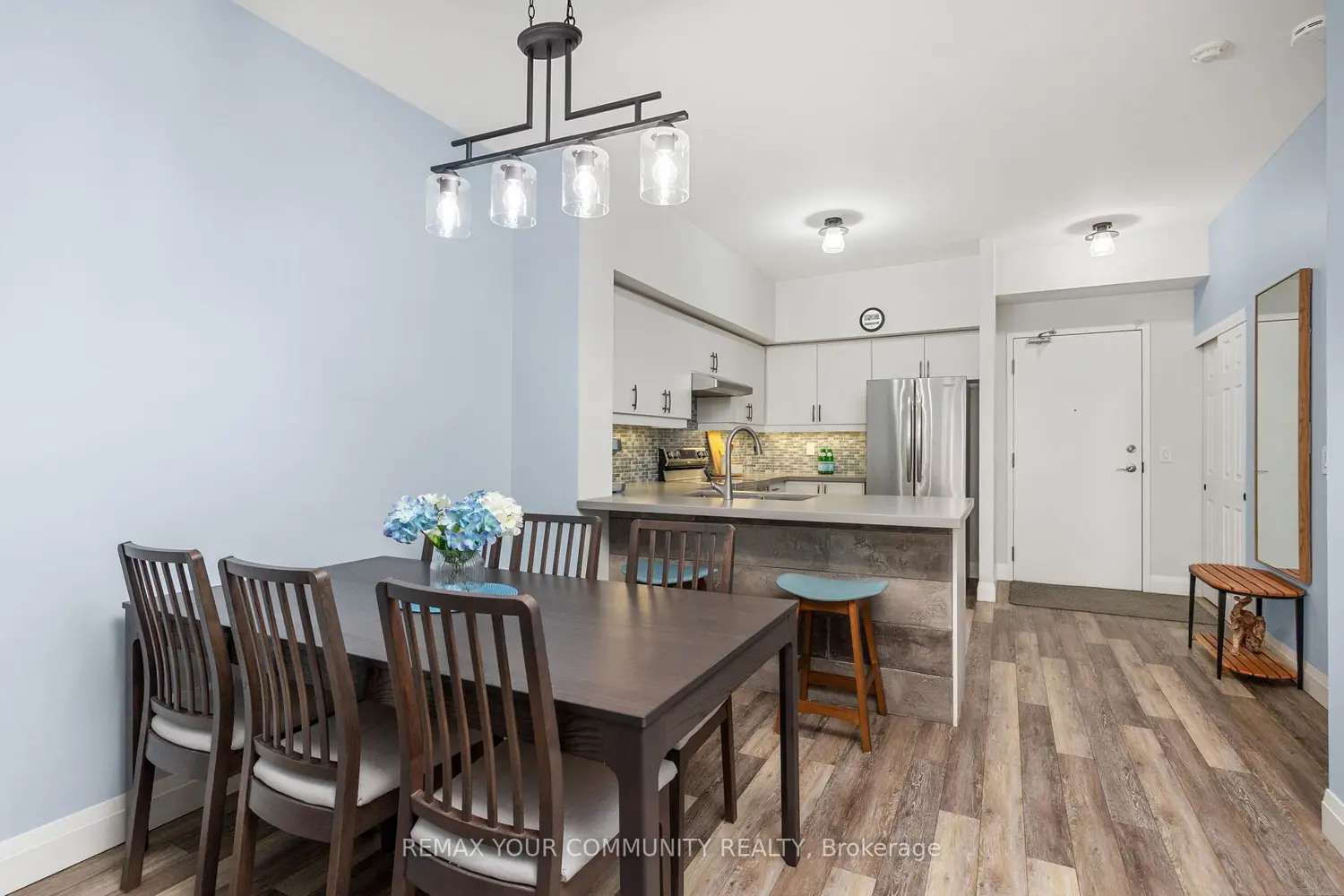 Additional image 4 of 9973 Keele Street 202