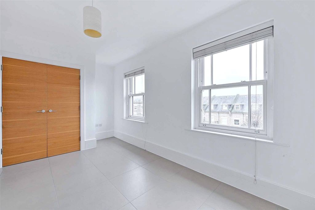 Additional image 20 of 5 bed terraced house for saleClaremont Road, Windsor, Berkshire SL4