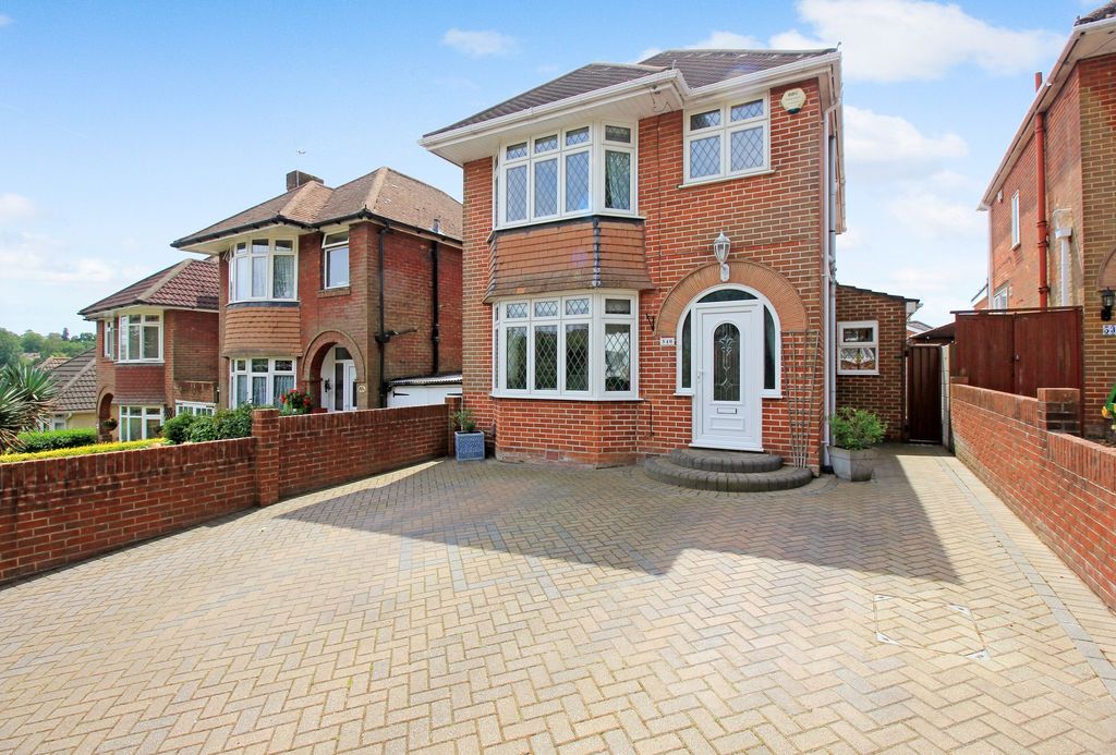 3 bed detached house for saleBitterne Road East, Bitterne SO18