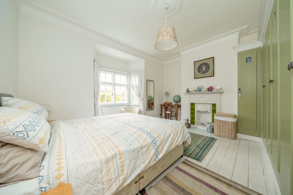 Additional image 11 of 4 bed semi-detached house for saleParkland Grove, Ashford TW15