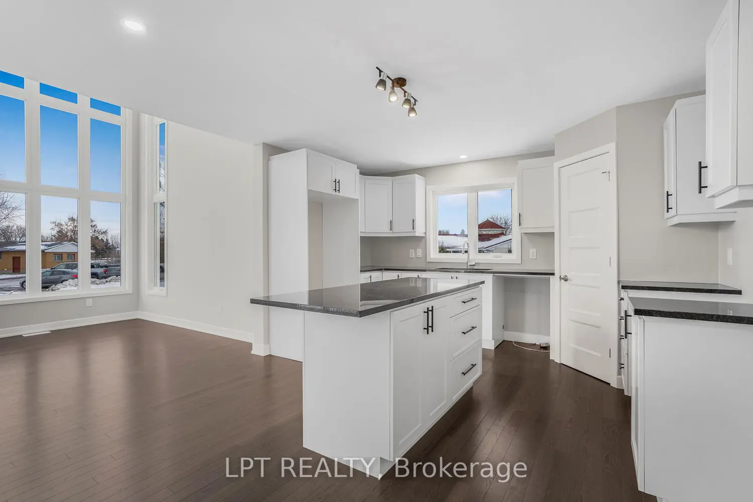Additional image 5 of 63 Chateauguay Street