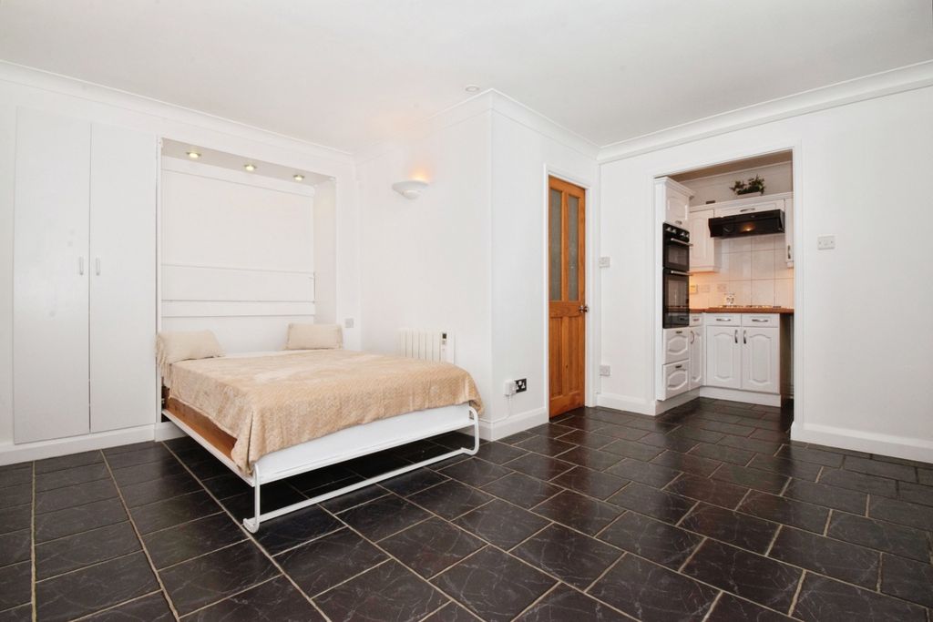 Studio for saleSpinney Halt, Whetstone, Leicester, Leicestershire LE8 photo 2