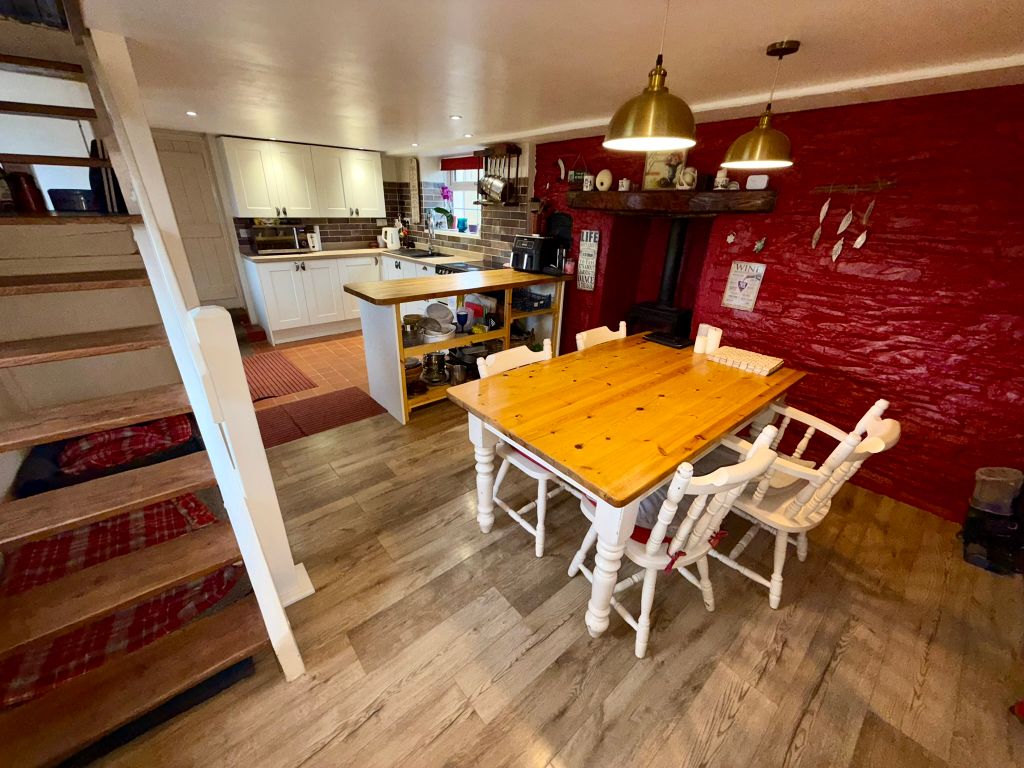2 bed detached house for saleDevils Bridge SY23 photo 4