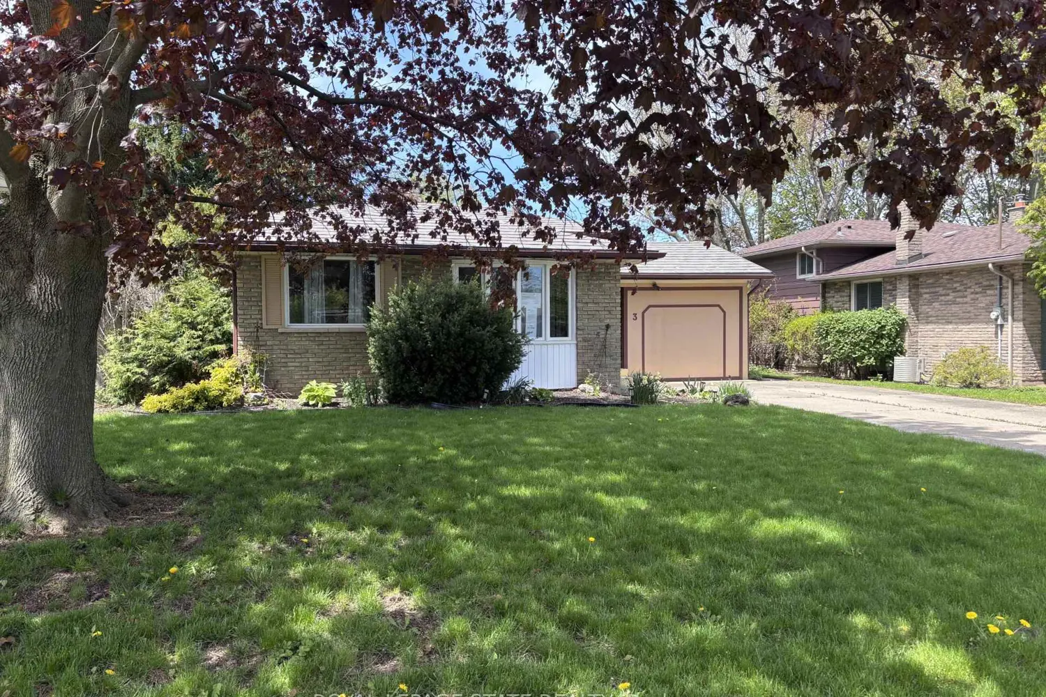 3 Governor Simcoe Drive
