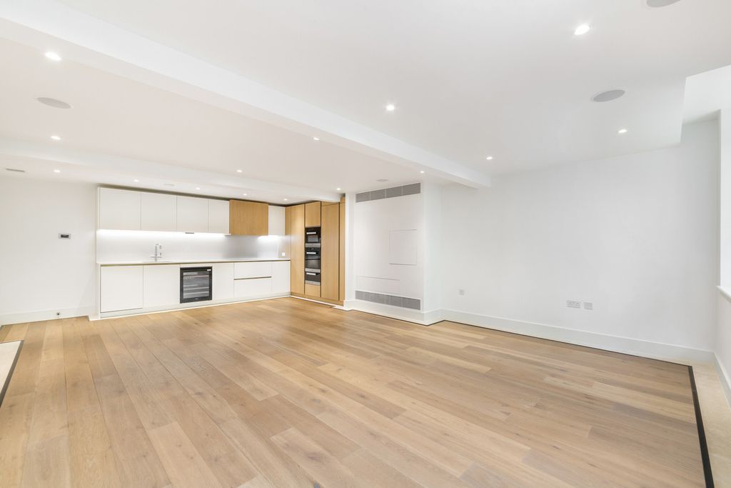 Additional image 2 of 2 bed flat for saleStar & Garter House, Richmond TW10