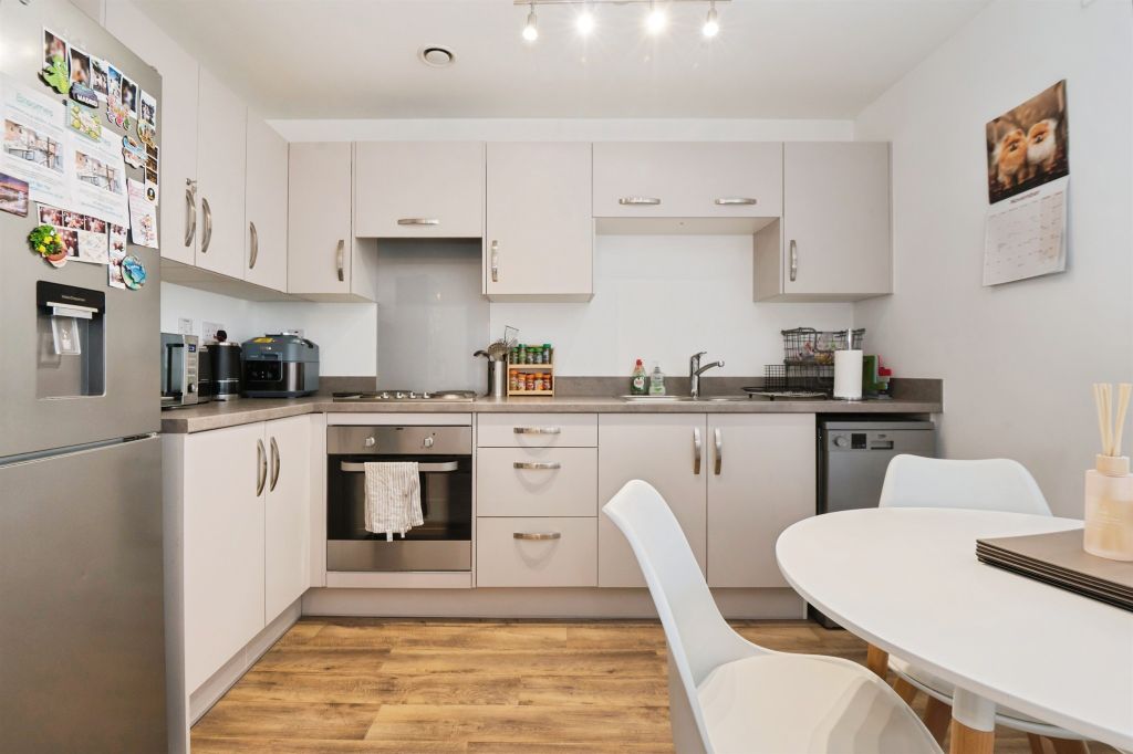 Additional image 3 of 1 bed flat for saleJohn Thornycroft Road, Southampton SO19