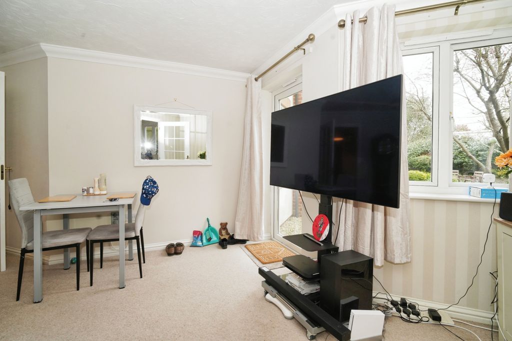 Additional image 9 of 1 bed flat for saleHighfield Lane, Southampton, Hampshire SO17
