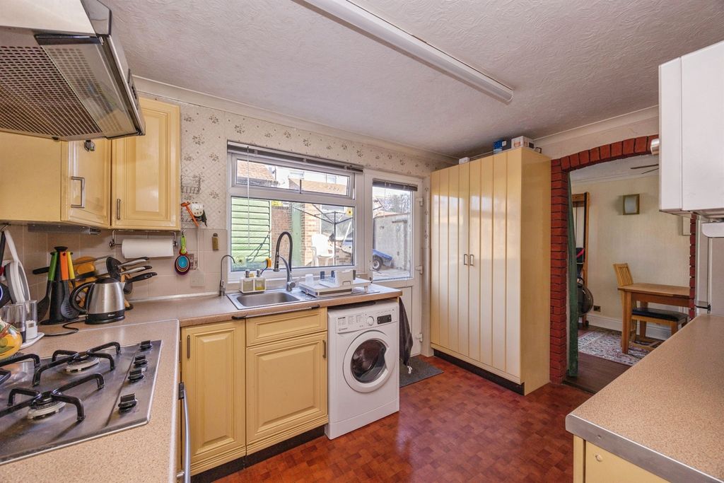 Additional image 9 of 3 bed semi-detached house for saleSeaway Crescent, Southsea PO4