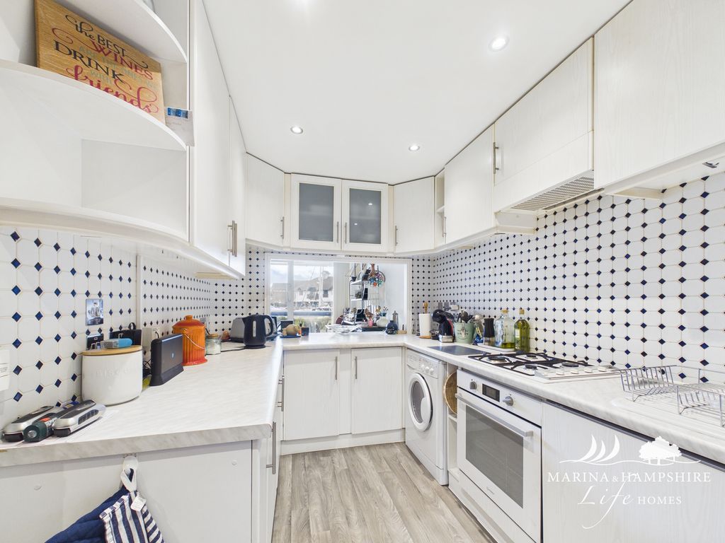 Additional image 12 of 2 bed flat for saleOyster Quay, Port Solent PO6