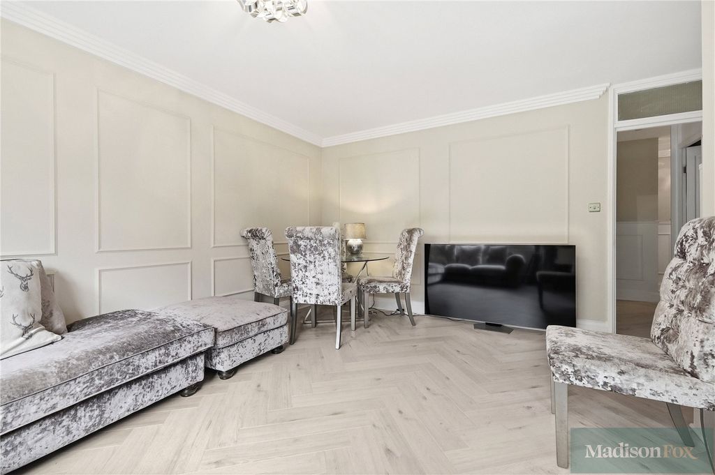 Additional image 3 of 2 bed flat for saleBridle Path, Woodford Green IG8