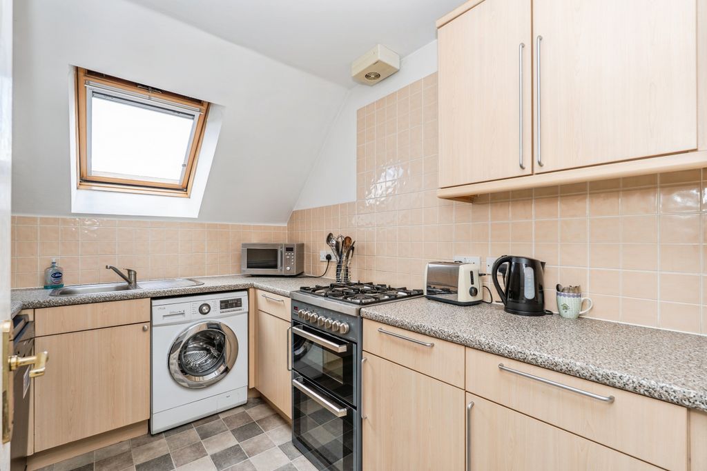 Additional image 9 of 2 bed flat for saleMarshall Square, Southampton SO15
