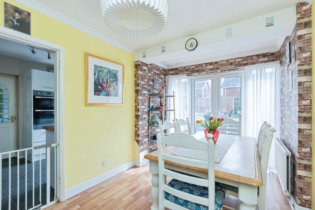 Additional image 7 of 4 bed semi-detached house for saleHawthorn Drive, Blaby, Leicester LE8