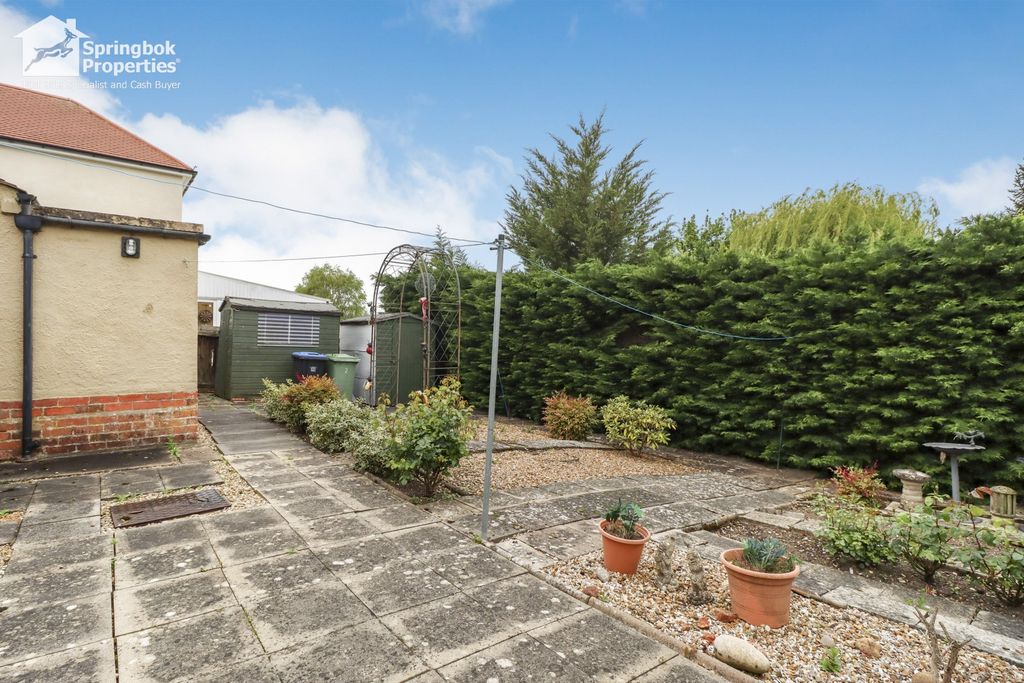 Additional image 16 of 2 bed detached bungalow for saleGlebe Road, Market Harborough, Leicestershire LE16
