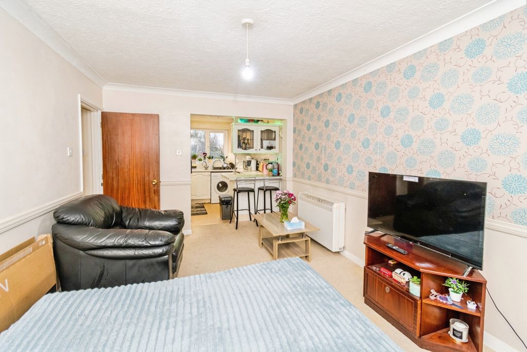 Additional image 12 of 2 bed flat for saleWestwood Road, Southampton, Hampshire SO17