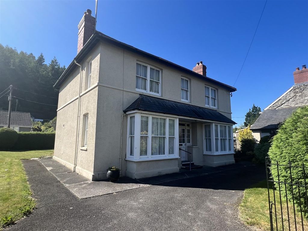 3 bed detached house for saleTalybont, Aberystwyth SY24