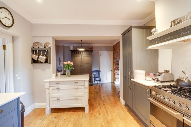 Additional image 10 of 4 bed property for saleSnows Ride, Windlesham GU20