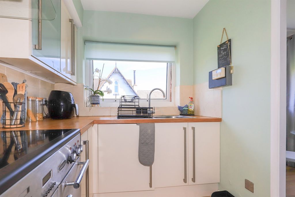 Additional image 11 of 2 bed flat for saleRegis Road, Wolverhampton WV6
