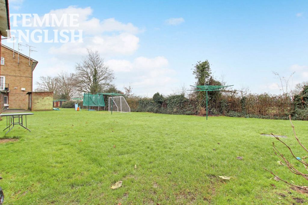Additional image 2 of 2 bed flat for saleMarket Avenue, Wickford SS12