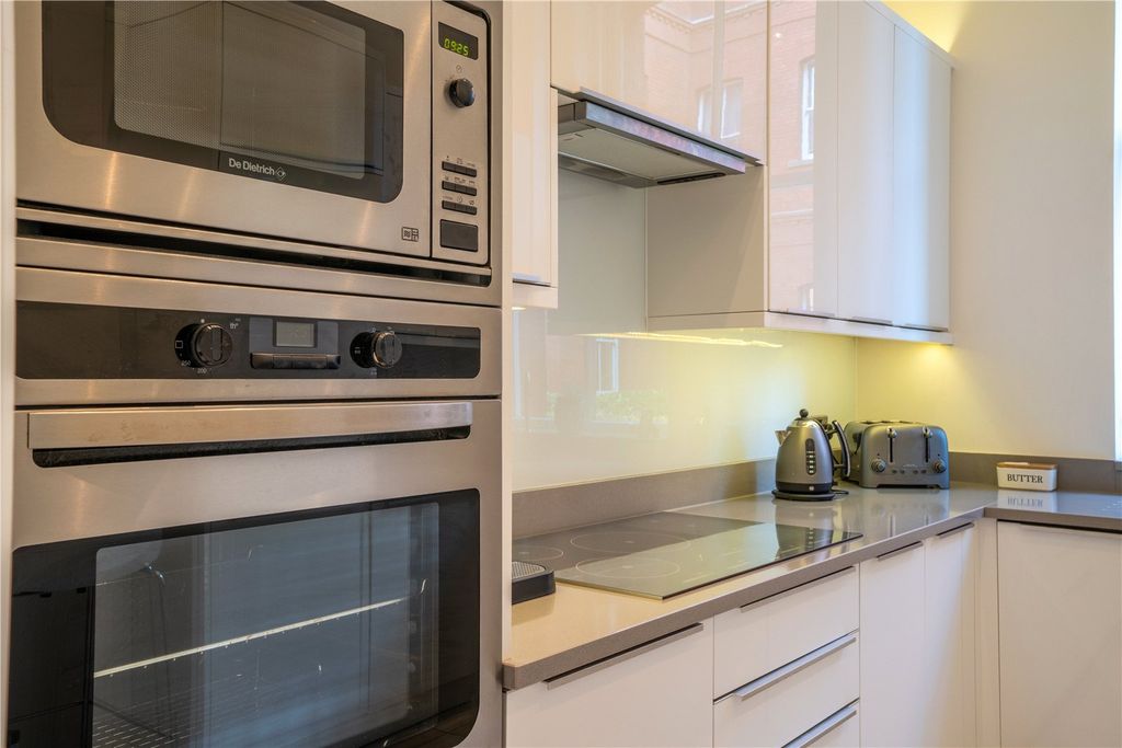 Additional image 11 of 2 bed flat for saleBrandesbury Square, Woodford Green IG8
