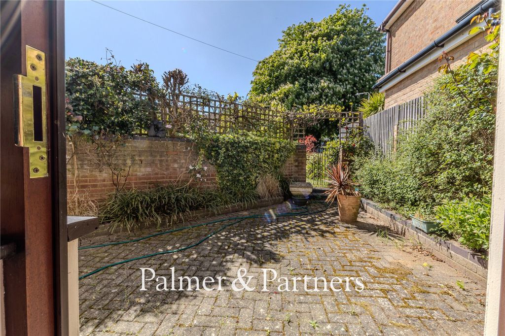 Additional image 18 of 3 bed bungalow for saleWestholme Close, Woodbridge, Suffolk IP12